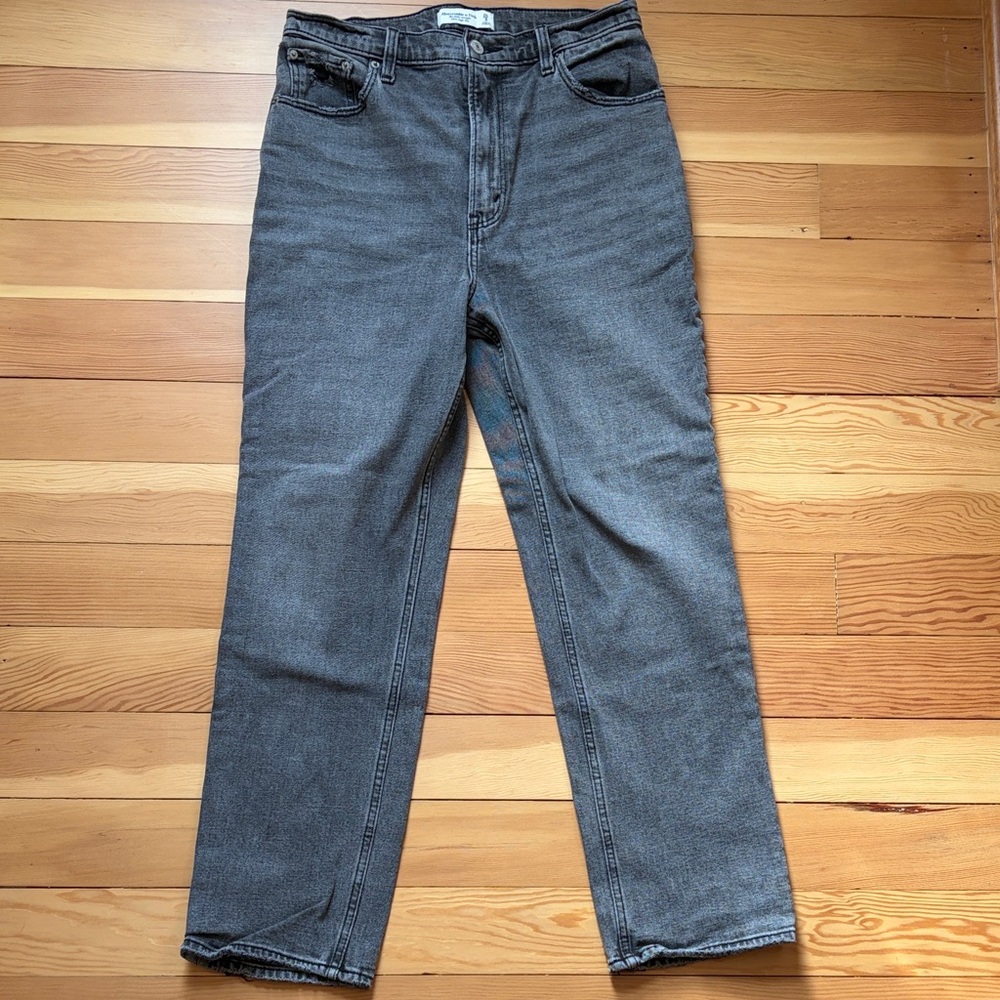 A&F Ankle Straight Ultra High Rise Jean